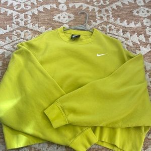 Nike Oversized Crop Crew Neck - Neon